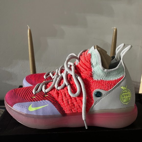 NEVER WORN EYBL KD 11 main image 4